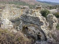 Châteauneuf-Val-St-Donat - Vieux village  Autre vue sur ce curieux et slpendide ouvrage
