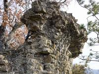 Le Château  Rempart Nord et entrée dans la cour d'honneur 2/2