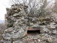 Le Château  Vestiges du rempart Est