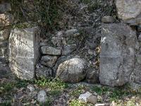 Le Vieil Eyguians  Détail des jambages en pierre de taille ...