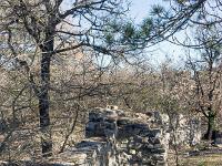 Le Vieil Eyguians  Autres vestiges de ce qui fût un village d'environ 100 âmes ...
