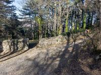 Le Vieil Eyguians  Entrèe du cimetière à l'Est ...