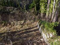 Le Vieil Eyguians  Angle des murs Nord et Ouest du cimetière ...